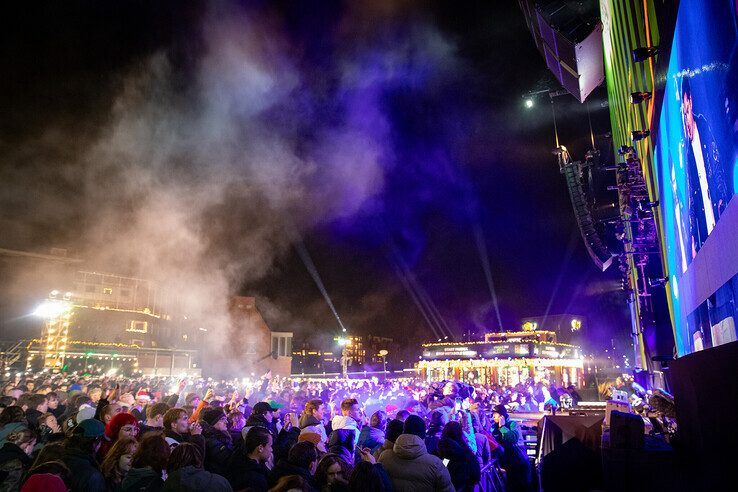 In beeld: Franz Ferdinand zet Zwolle in vuur en vlam, bijna 4 miljoen euro op teller Serious Request