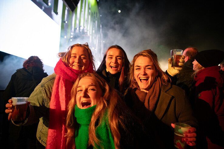 In beeld: Franz Ferdinand zet Zwolle in vuur en vlam, bijna 4 miljoen euro op teller Serious Request