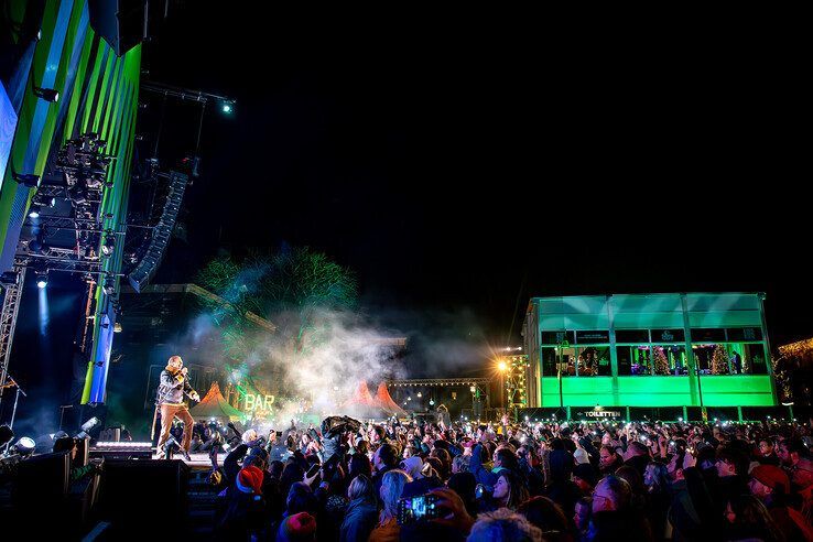 In beeld: Franz Ferdinand zet Zwolle in vuur en vlam, bijna 4 miljoen euro op teller Serious Request