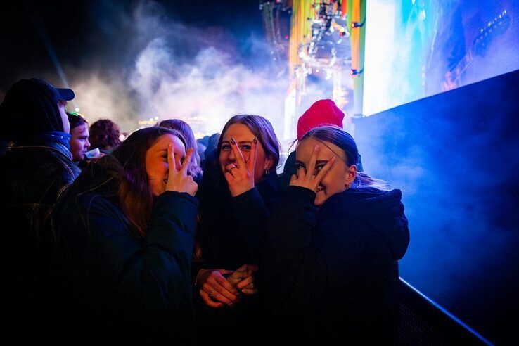 In beeld: Franz Ferdinand zet Zwolle in vuur en vlam, bijna 4 miljoen euro op teller Serious Request