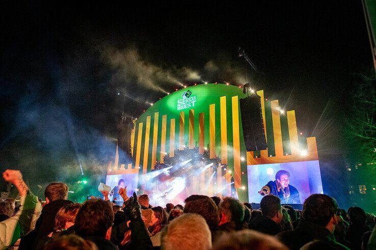 In beeld: Franz Ferdinand zet Zwolle in vuur en vlam, bijna 4 miljoen euro op teller Serious Request