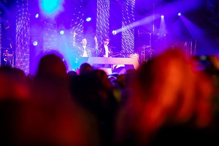 In beeld: Franz Ferdinand zet Zwolle in vuur en vlam, bijna 4 miljoen euro op teller Serious Request