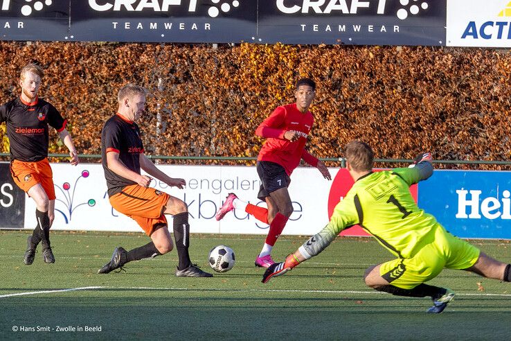 In beeld: Be Quick ’28 verliest duel van Nieuwleusen - Foto: Hans Smit