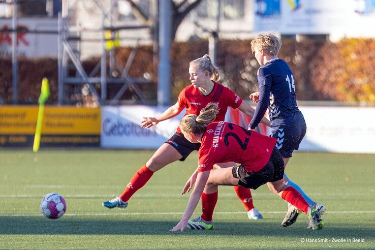 In beeld: Be Quick ’28 Vrouwen wint met ruime cijfers van Saestum - Foto: Hans Smit