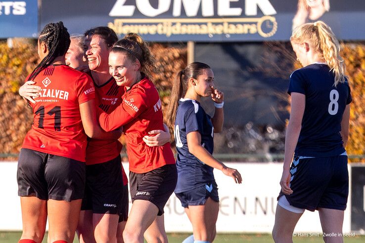 In beeld: Be Quick ’28 Vrouwen wint met ruime cijfers van Saestum - Foto: Hans Smit