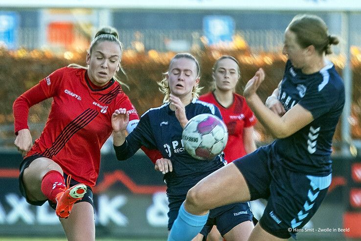 In beeld: Be Quick ’28 Vrouwen wint met ruime cijfers van Saestum - Foto: Hans Smit