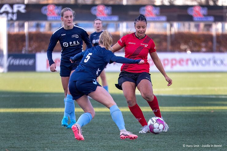 In beeld: Be Quick ’28 Vrouwen wint met ruime cijfers van Saestum - Foto: Hans Smit