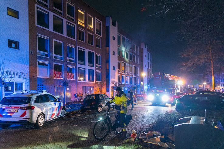 Uitslaande brand in flat in Dieze-Oost mogelijk veroorzaakt door fietsaccu, 3 mensen naar ziekenhuis - Foto: Peter Denekamp