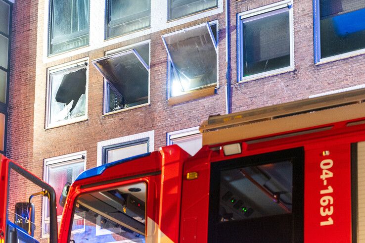 Uitslaande brand in flat in Dieze-Oost mogelijk veroorzaakt door fietsaccu, 3 mensen naar ziekenhuis - Foto: Peter Denekamp