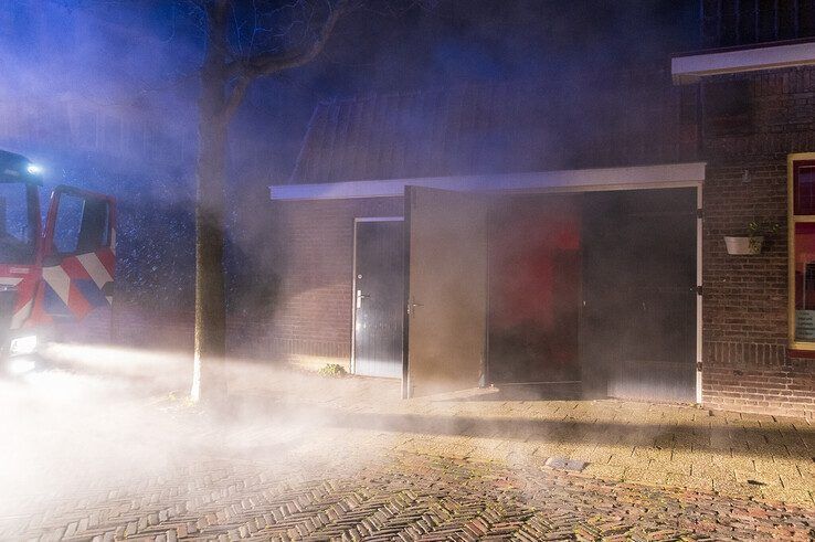 Brand in schuur met sauna in Assendorp - Foto: Peter Denekamp