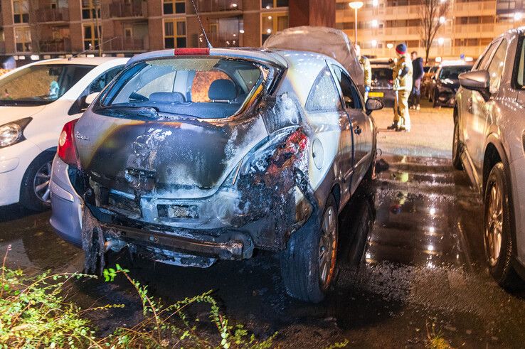 Opnieuw auto in brand gestoken op Zijpe - Foto: Peter Denekamp