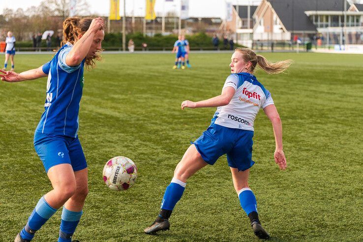 SVI Vrouwen won met 1-0 van ZAC/SVI 2. - Foto: Peter Denekamp