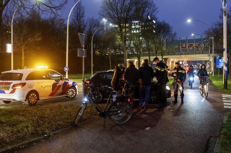 De fietsster werd aangereden op het fietspad. - Foto: Peter Denekamp