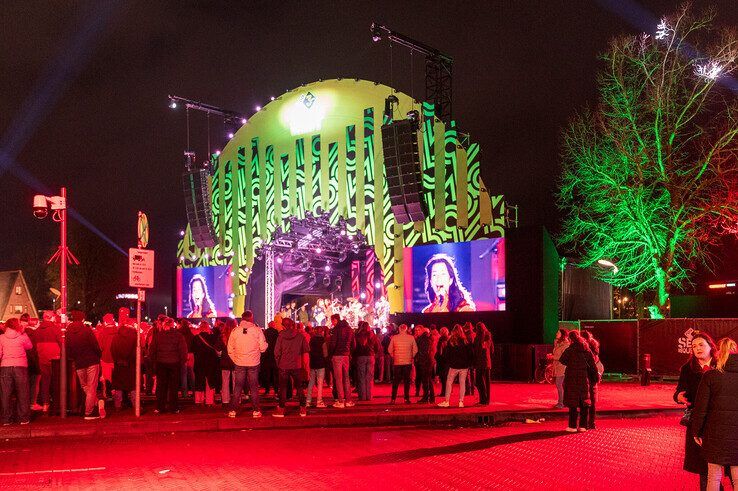 In beeld: Rondje door Zwolle op eerste dag van Serious Request, vanavond Roxy Dekker - Foto: Peter Denekamp