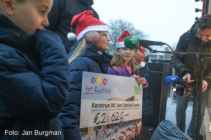 In beeld: Kinderen uit Stadshagen rennen ruim 20.000 euro bij elkaar voor Serious Request - Foto: Jan Burgman