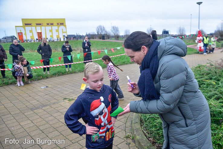 In beeld: Kinderen uit Stadshagen rennen ruim 20.000 euro bij elkaar voor Serious Request - Foto: Jan Burgman