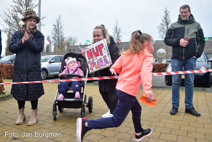 In beeld: Kinderen uit Stadshagen rennen ruim 20.000 euro bij elkaar voor Serious Request - Foto: Jan Burgman