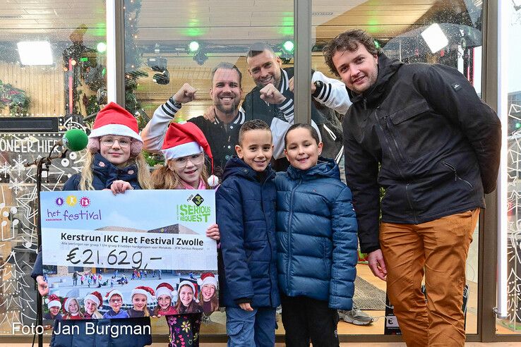 In beeld: Kinderen uit Stadshagen rennen ruim 20.000 euro bij elkaar voor Serious Request - Foto: Jan Burgman