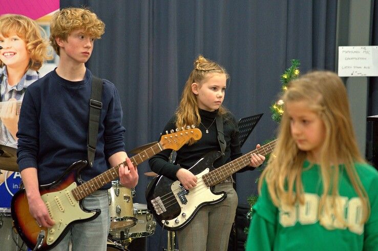 In beeld: Wie waren toch die kindermuzikanten bij Serious Request? - Foto: Bob Koning