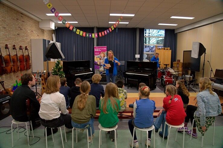 De repetitie in Stadshagen van 'Blikkendag'. - Foto: Bob Koning