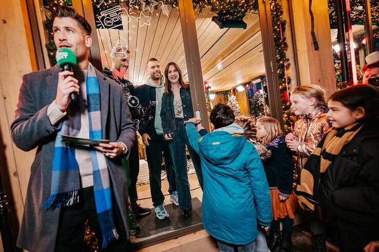 Kinderen met metabole ziekten draaien de deur van het Glazen Huis op slot. - Foto: NPO 3FM/Nathan Reinds