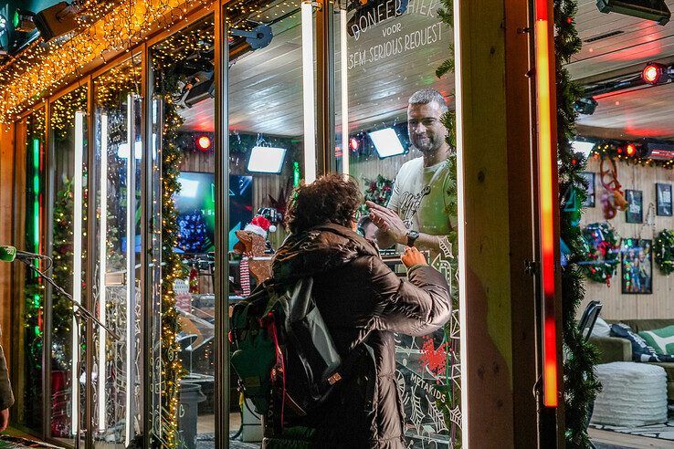 In beeld: Rondje door Zwolle op eerste dag van Serious Request, vanavond Roxy Dekker - Foto: Obbe Bakker