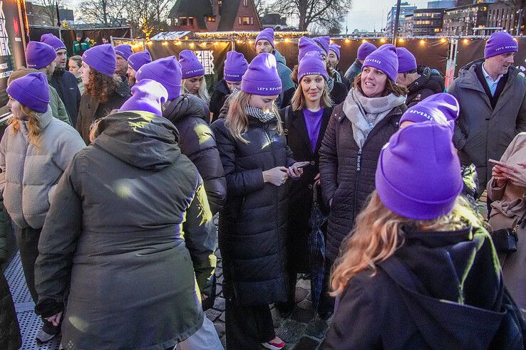 In beeld: Medewerkers Nutricia doneren bijna een ton bij Glazen Huis in Zwolle - Foto: Obbe Bakker