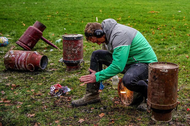 In beeld: Er wordt flink op los geknald met carbid in Zwolle en Kampen - Foto: Obbe Bakker