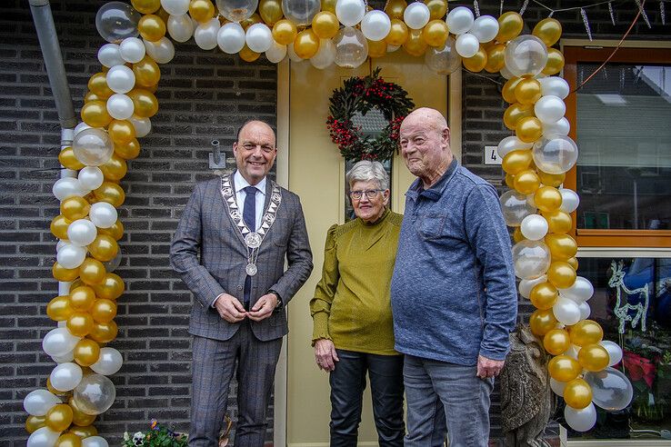 Gerrit Jan (81) en Wiesje (80) Roelofs vieren diamanten huwelijk in Windesheim - Foto: Obbe Bakker