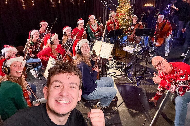 Meander Bigband tijdens de opname van de videoclip. - Foto: Meander College