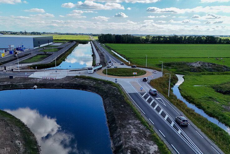 De nieuwe rotonde in Genemuiden. - Foto: Gemeente Zwartewaterland