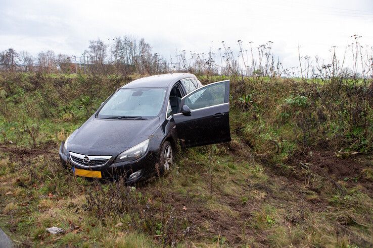 Auto raakt van de weg op Ceintuurbaan - Foto: Ruben Meinten