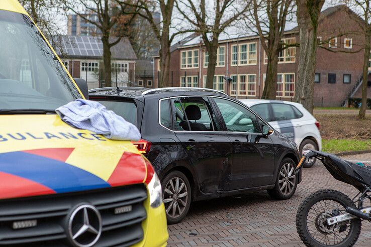 Een bromfietser raakte gewond bij het ongeval in Dieze-Oost - Foto: Ruben Meinten