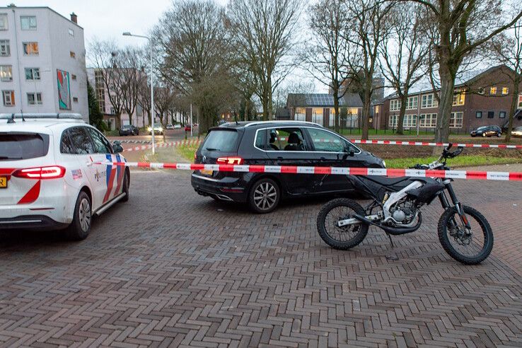 Bromfietser gewond na botsing in Dieze-Oost - Foto: Ruben Meinten