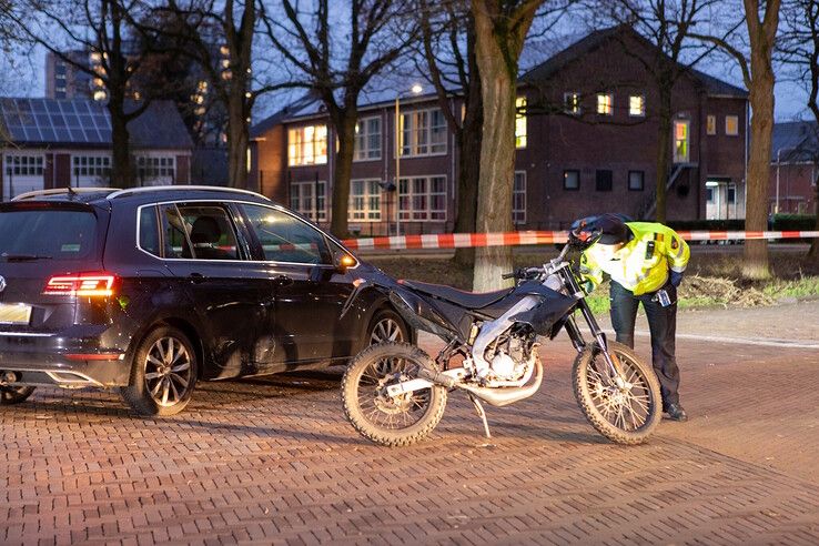 Bromfietser gewond na botsing in Dieze-Oost - Foto: Ruben Meinten