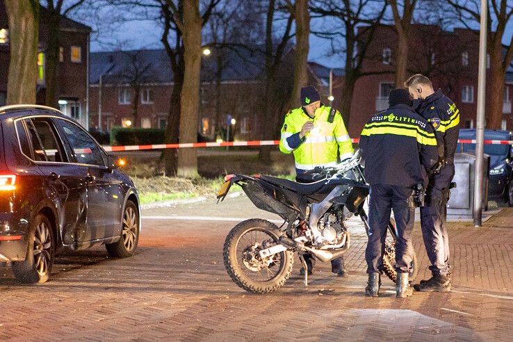 Bromfietser gewond na botsing in Dieze-Oost - Foto: Ruben Meinten