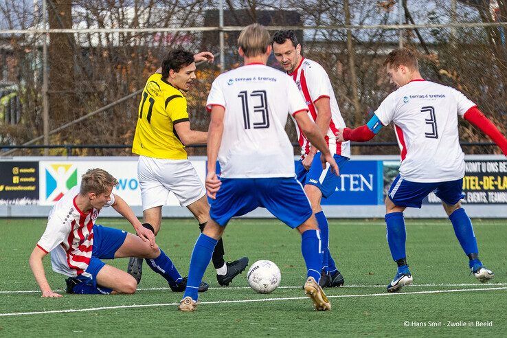 In beeld: SV Zwolle pakt periodetitel na winst op Balkbrug - Foto: Hans Smit