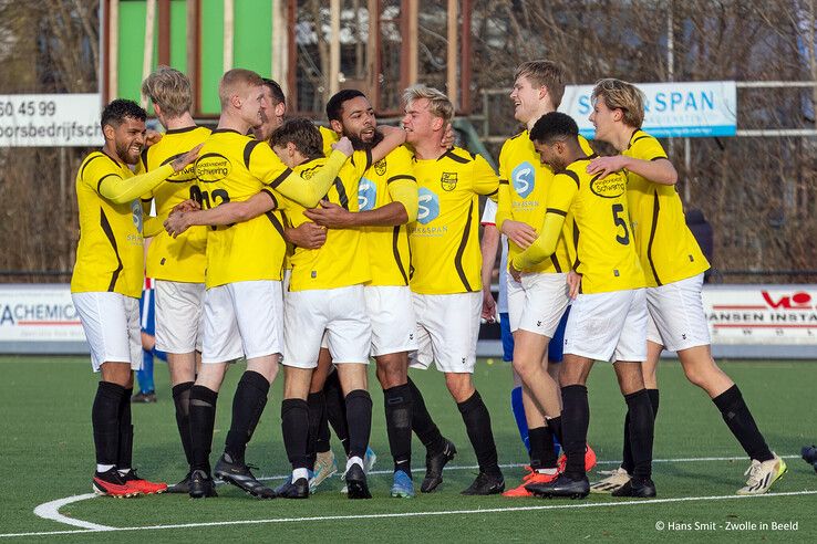 In beeld: SV Zwolle pakt periodetitel na winst op Balkbrug - Foto: Hans Smit