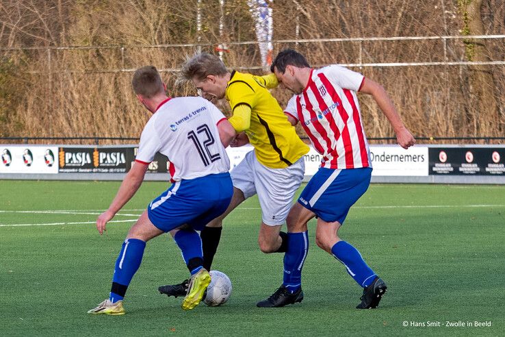 In beeld: SV Zwolle pakt periodetitel na winst op Balkbrug - Foto: Hans Smit