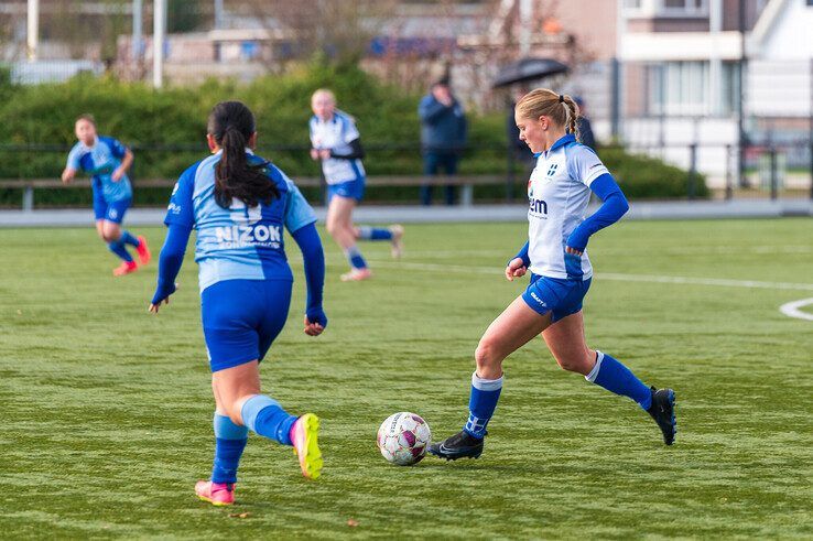 In beeld: SVI Vrouwen verslaat ZAC/SVI 2 in eigen huis - Foto: Peter Denekamp