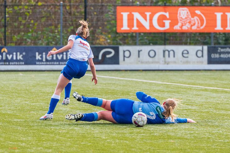 In beeld: SVI Vrouwen verslaat ZAC/SVI 2 in eigen huis - Foto: Peter Denekamp