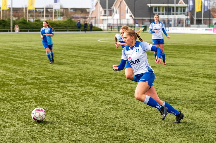 In beeld: SVI Vrouwen verslaat ZAC/SVI 2 in eigen huis - Foto: Peter Denekamp