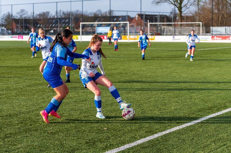 In beeld: SVI Vrouwen verslaat ZAC/SVI 2 in eigen huis - Foto: Peter Denekamp