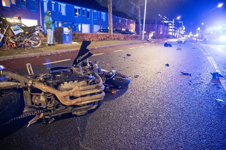 Motorrijder gewond na botsing met fietsster in Dieze - Foto: Hugo Janssen