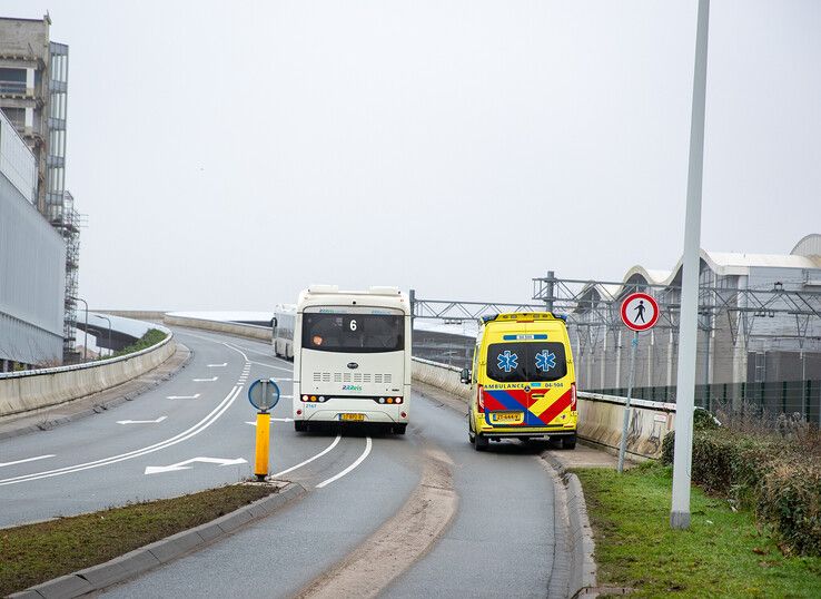 Scooterrijder gewond na ongeval bij Schuttebusbrug - Foto: Hugo Janssen