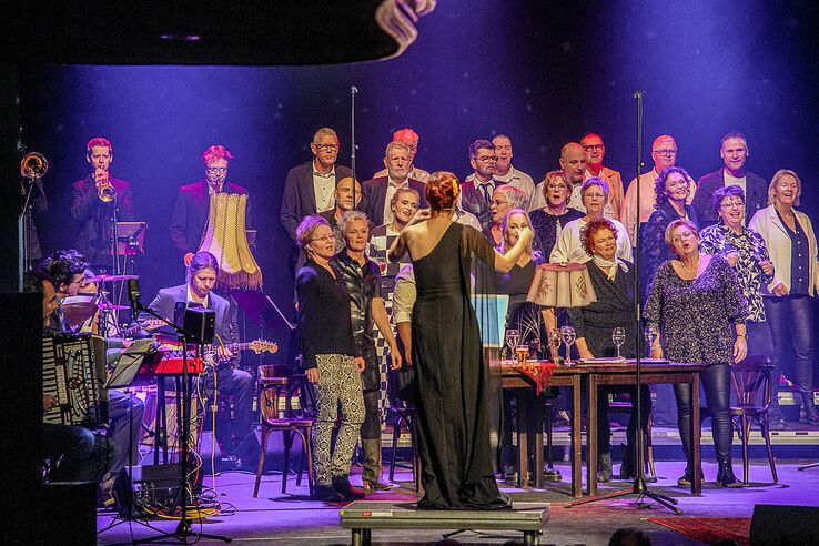 H6 Koor brengt muzikale ode aan André Hazes in Odeon - Foto: Obbe Bakker