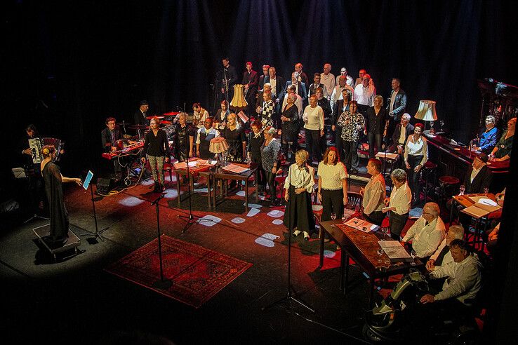 H6 Koor brengt muzikale ode aan André Hazes in Odeon - Foto: Obbe Bakker