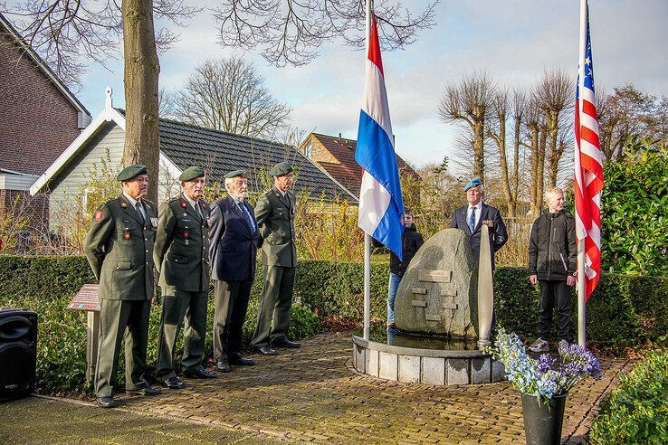 In beeld: Zwolse (93) deelt oorlogservaringen met jeugd in Berkum - Foto: Obbe Bakker