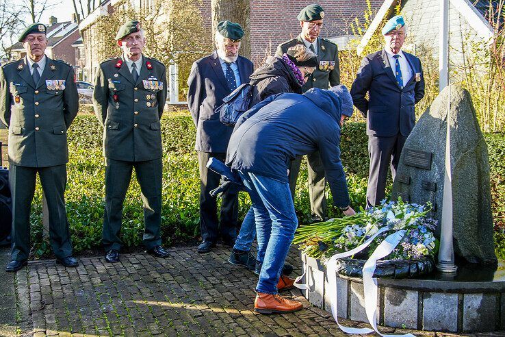 In beeld: Zwolse (93) deelt oorlogservaringen met jeugd in Berkum - Foto: Obbe Bakker