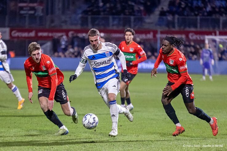 In beeld: PEC Zwolle gaat onderuit tegen NEC - Foto: Hans Smit